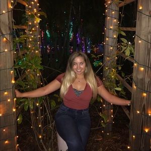 Meet your Posher, Victoria